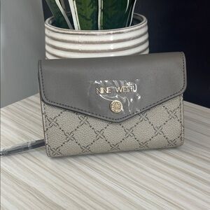 Nine West Elegant Gray and Cream Wallet!! NWOT!!